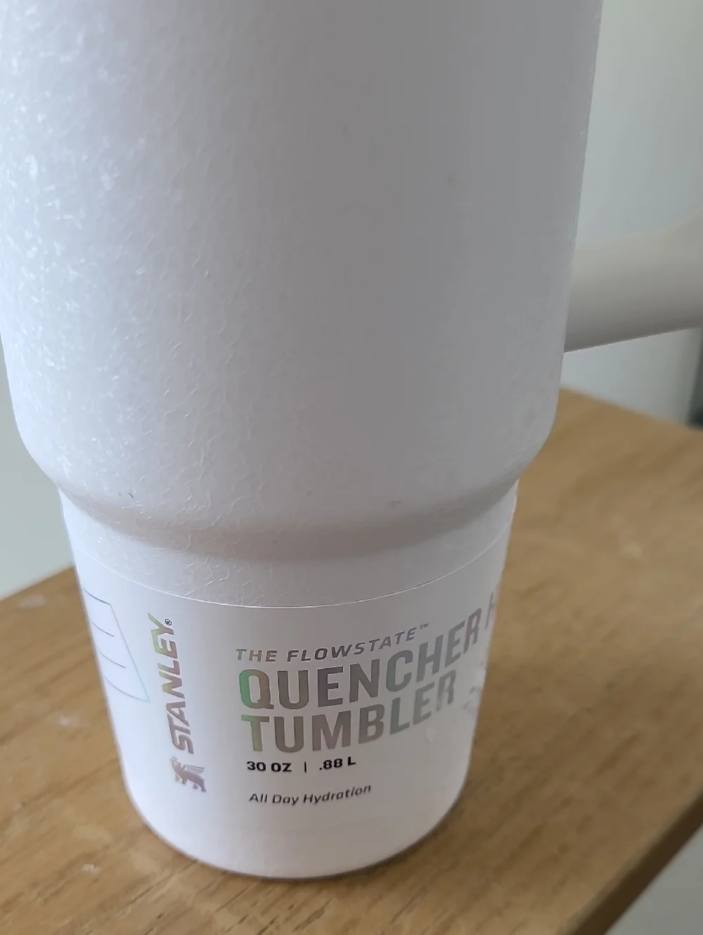 Stanley Quencher H2.0 Tumbler - White with Pink Logo- Crystal Crush - Picture 2 of 6